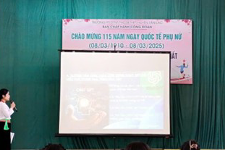 Học sinh với quá trình chuyển đổi số - Chi đoàn 11k6